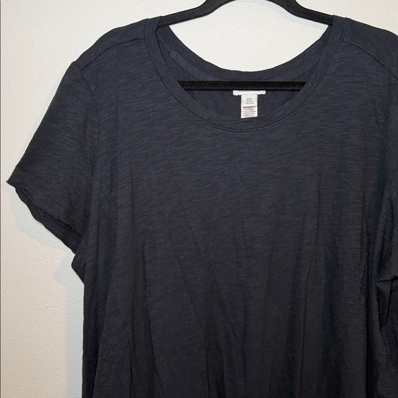 Sundance Asymmetrical Comfy Black Short Sleeve Shirt - Picture 2 of 4